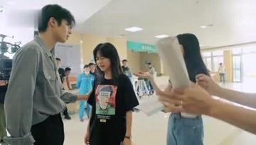 爱娱乐的吃瓜桦,吃瓜桦带你揭秘娱乐圈那些不为人知的幕后故事